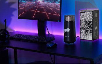 『仮面ライダーエグゼイド』コラボのエナドリ缶クーラー『ゲーマー専用エナドリ缶クーラー「プロトマイティアクションXオリジン」』を限定発売