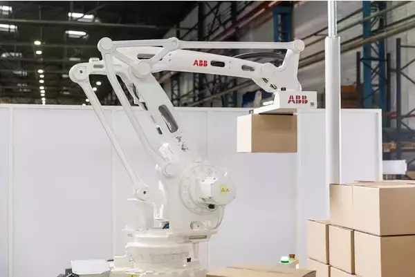 ABBの新しいロボットデパレタイザソリューションは、効率性を向上させながら物流の複雑さを軽減します