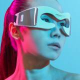 「目元集中ケア用のLED美顔器アイパーフェクターが日本上陸！英国発カレントボディ」の画像1