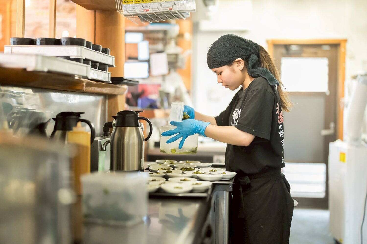飲食店を増やしたいわけじゃない。農業と食卓をつなぐ、ベジ家フランチャイズの挑戦「白飯を、かきこめ。」その一杯の向こうに、日本の農業の未来がある。