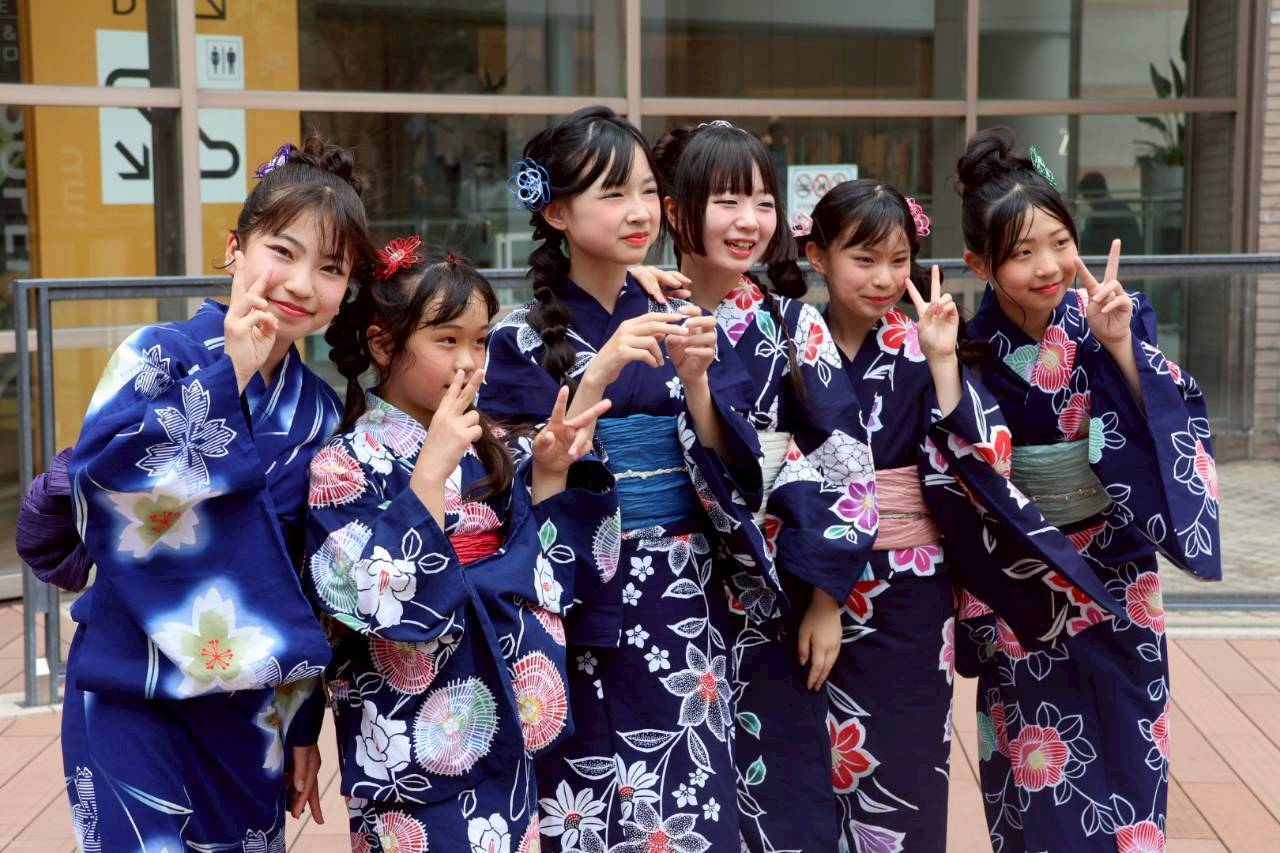 「かわいい！」のその先へ。アイドルの浴衣着付けに込めた、着物文化と着付け師を未来へつなぐ想い