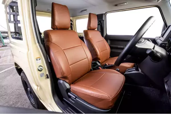 「コスパ重視で気軽にカスタム。ジムニー用フロントシートカバーが新登場！」の画像