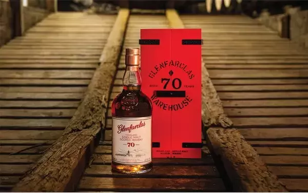 シングルモルト・スコッチウイスキー「グレンファークラス」は、蒸留所史上最も長期熟成のウイスキー「グレンファークラス 70年」を発表。日本への入荷は2025年9月の予定。