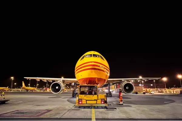 DHL Express、AIを活用した内容品自動認識機能を個人のお客様用に導入