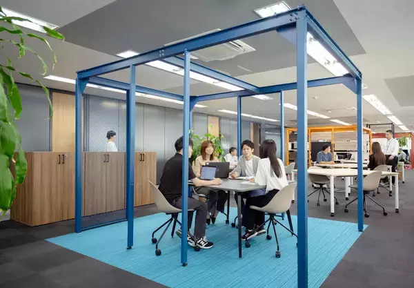 「工場にカフェ？ コマニーが描く“働きやすさ”とウェルビーイングの新しいカタチ」の画像