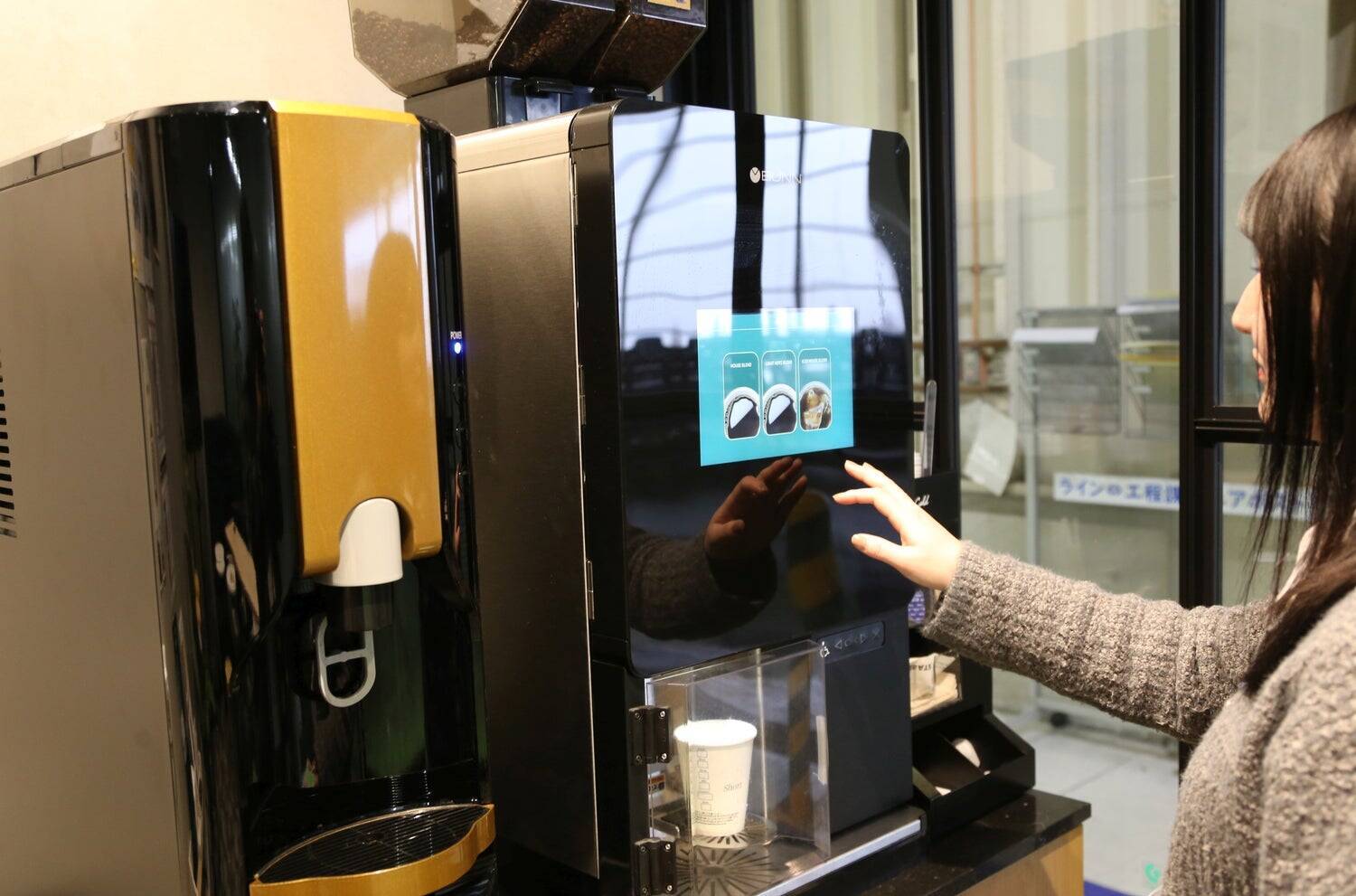 工場にカフェ？ コマニーが描く“働きやすさ”とウェルビーイングの新しいカタチ