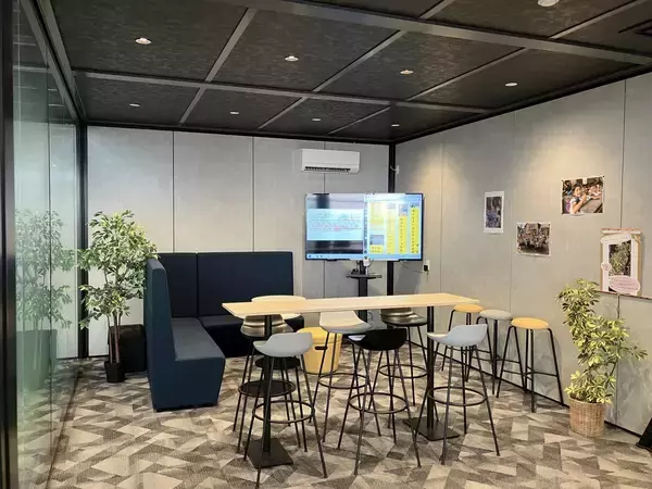 「工場にカフェ？ コマニーが描く“働きやすさ”とウェルビーイングの新しいカタチ」の画像