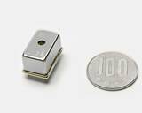 「環境計測装置のさらなる小型化実現に向け指先サイズのUV対応分光器を開発」の画像1