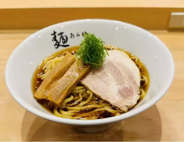 北陸の旬の食材で握る創作鮨「鮨うら山」がプロデュースするラー メン店「麺うら山　栄本店」が2023年2月2日にグランドオープン！