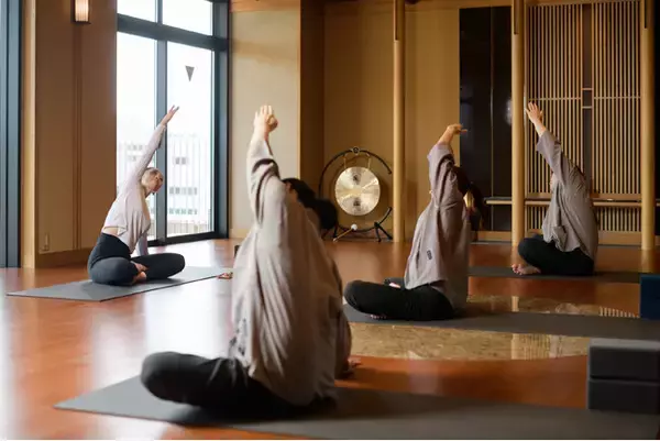 【青森 ウエルネスホテルReLabo】2026年1月11日（日）ヨガ・リハビリ・空手・華道などを織りこんだ「ジャパン・ウエルネスインクルーシヴ」プログラムスタート