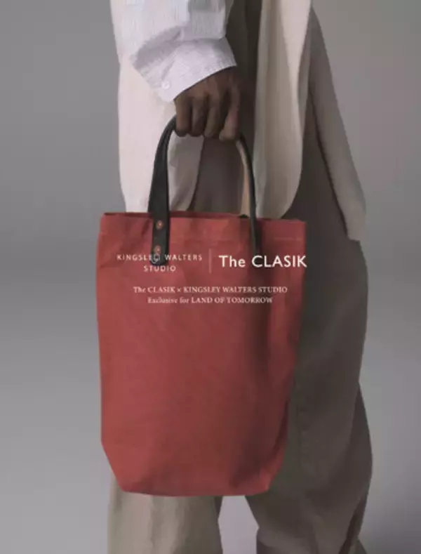 ロンドンを拠点に活動する＜キングスレー ウォルターズ スタジオ＞と普遍的ながら現代的なスタイルを提案する＜ザ クラシック＞にLAND OF TOMORROWが別注したバックを2月20日(金)から発売。