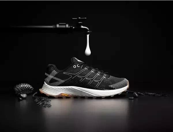 染色工程を見直し、水の使用量を1/3以下に低減させる“ソリューションダイ”を採用「MOAB FLIGHT SOLUTION DYE(モアブ フライト ソリューションダイ)」1月28日(金)発売