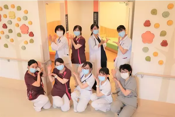 ＃病院にアートを｜茨城県産ヒノキに囲まれた家族控室が、 緩和ケア病棟内に誕生