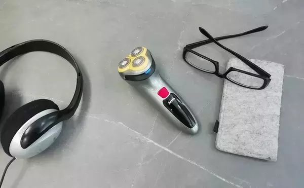 【シェーバーとカミソリの違い】メリットとデメリットを確認して使い分け