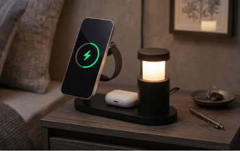 ケーブルだらけのごちゃごちゃ机から卒業。Qi2対応の高出力スペパ充電器『3台同時に力強く充電できるワイヤレス充電器』を発売