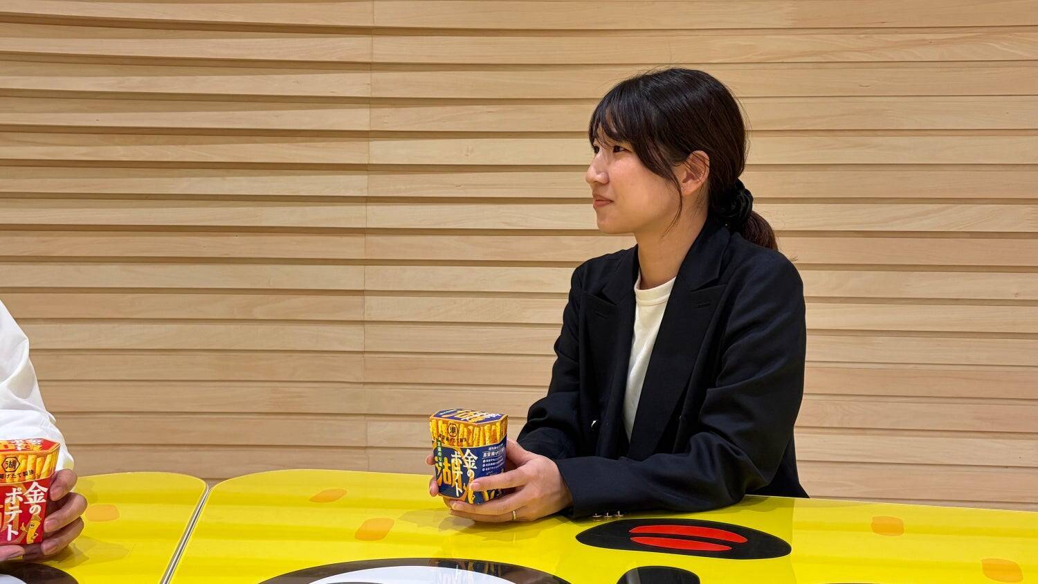 【構想10年！スナックにイノベーション！】特許申請中の“真空揚げたて製法”でつくる「いつでもどこでも、まるで揚げたてポテト」で、中食ニーズの獲得に挑む！新生・湖池屋 第二章の幕開け「金のポテト」