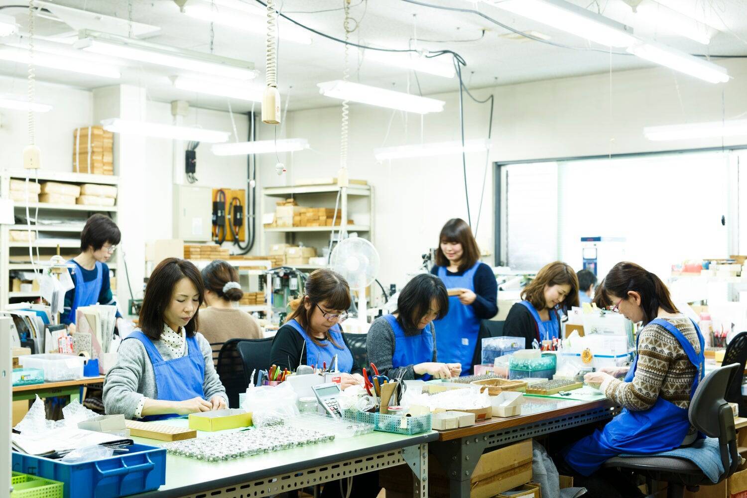 ワイヤーシステム「アラカワグリップ」が世界の美術館やショーウィンドウで使われるまで