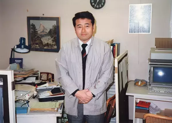 「ワイヤーシステム「アラカワグリップ」が世界の美術館やショーウィンドウで使われるまで」の画像