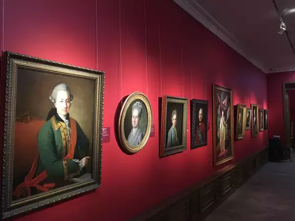 「ワイヤーシステム「アラカワグリップ」が世界の美術館やショーウィンドウで使われるまで」の画像