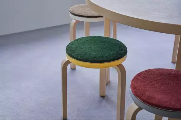 「Accessories for Carpet Life」ウールチェアパッド、羊アートポスター 新発売