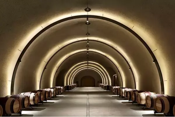 ナパ・ヴァレーの名醸造家フィリップ・メルカ氏監修　カルトワイン　 “ダナ・エステーツ” 新規取り扱い開始