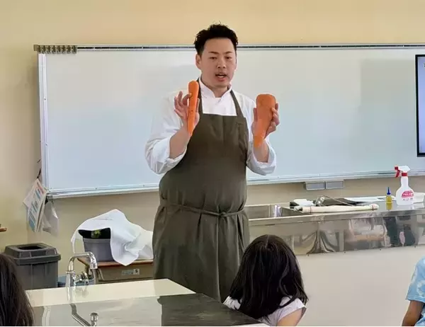 【開催レポート】五感でフードロスを学ぶ！名古屋市立六郷北小学校の特別支援学級にて、「規格外野菜」のポトフ教室を実施。