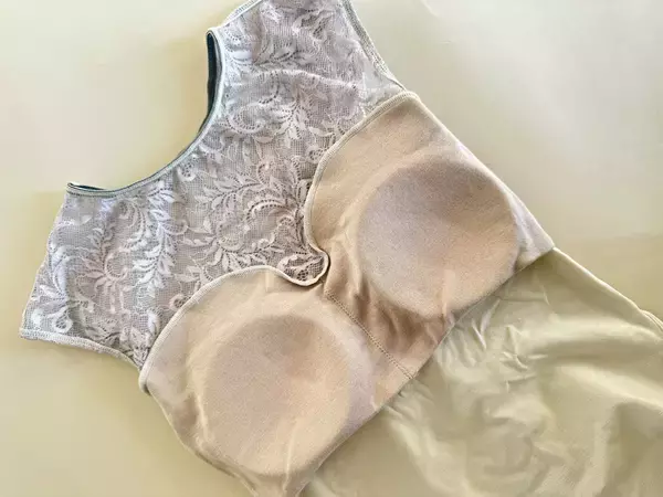 「創業93年目、女性の身体に向き合ってきたタカギが立ち上げた自社ブランド「AROMATIQUE」とDANSKINのコラボ。自社工場の縫製技術に支えられたプロダクトとは」の画像