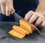 「料理家・食事処さくら、YouTube新着動画「なぜ、キッチンやまな板は小さくなってるのに包丁の形は変わらないのか」を公開──21,000回超再生」の画像1