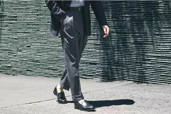 ブリティッシュメイドのオフィサーパンツがベルトループ仕様にアップデートして登場｜スタイリスト四方章敬 監修