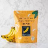 「高級国産バナナパウダーを使用した「ホエイプロテイン（WPC）神バナナ」が新登場&バナナスムージー専門店「バナナの神様」とのコラボが開催！│Naturecan Fitness」の画像1