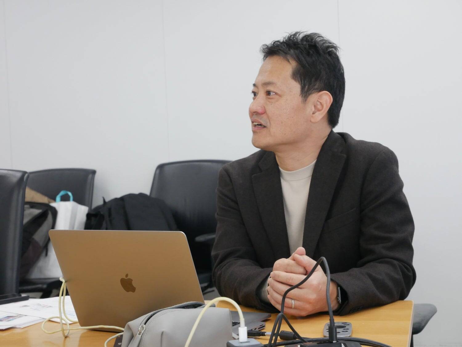 インタビュースキルが人と組織の“見えない魅力”を引き出す──キャリア20年超のプロライターが語る「聞く」ことの価値とは？