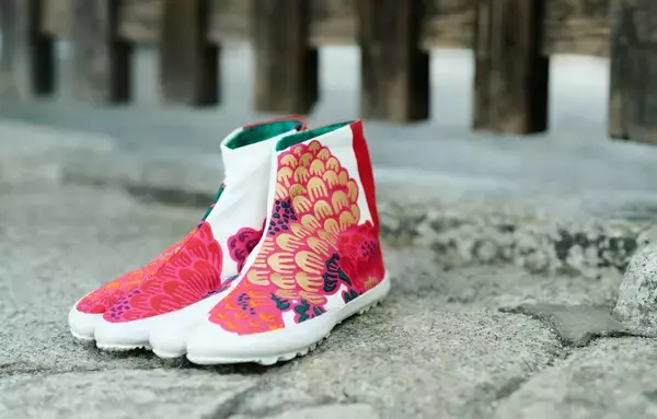 日本の伝統的履物「地下足袋」に社運をかけた SOU・SOU の軌跡。労働履きをファッションアイテムへ、新しい文化を創造した会社の物語