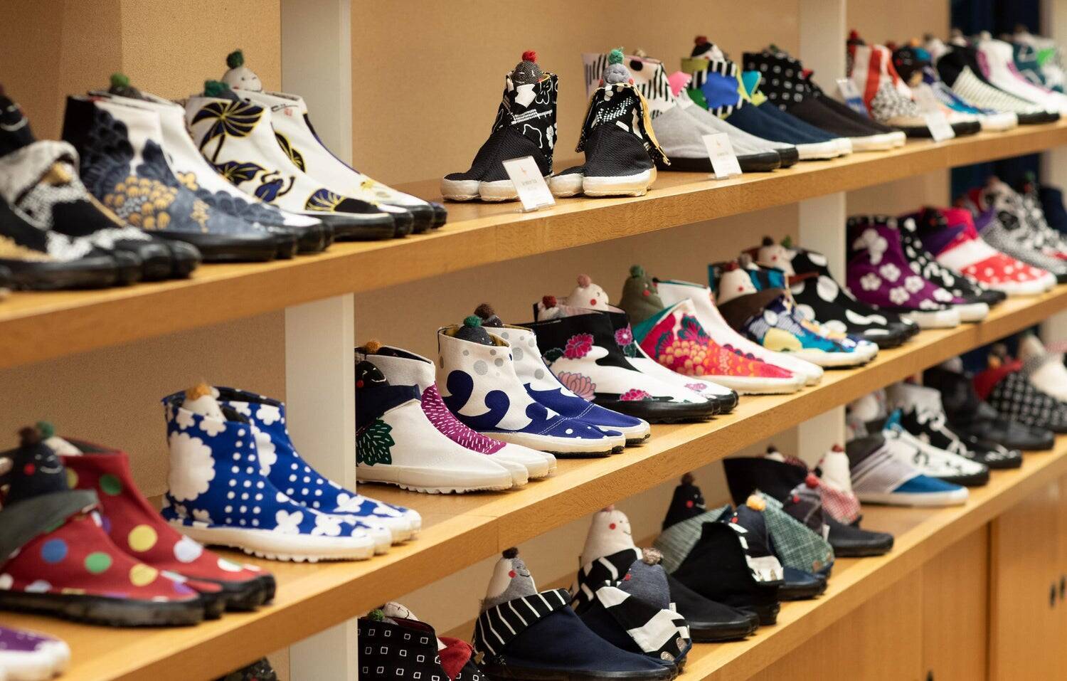 日本の伝統的履物「地下足袋」に社運をかけた SOU・SOU の軌跡。労働履きをファッションアイテムへ、新しい文化を創造した会社の物語