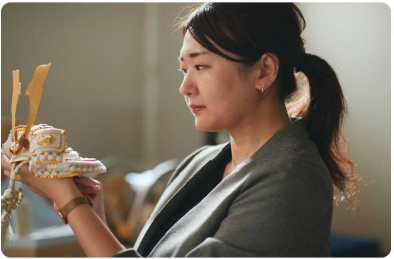 衣装にレース。扇にパール。自由になる節句人形。ーバイヤーの開発への想いを綴るー