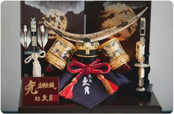 「衣装にレース。扇にパール。自由になる節句人形。ーバイヤーの開発への想いを綴るー」の画像