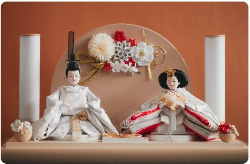 衣装にレース。扇にパール。自由になる節句人形。ーバイヤーの開発への想いを綴るー