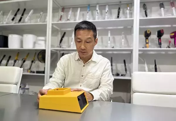 「自転車のバッテリーでお湯を沸かし、電気毛布で暖を取る! インバーターで防災を身近に」の画像