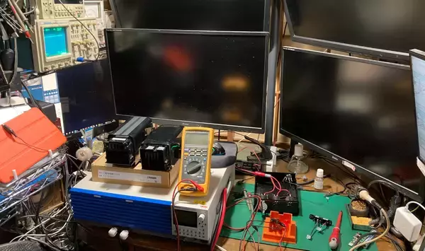 「自転車のバッテリーでお湯を沸かし、電気毛布で暖を取る! インバーターで防災を身近に」の画像