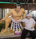 「元力士の店主が作る！テレビやSNSでおなじみの「日本一分厚いかつサンド」の2店舗目が道頓堀にオープンしました。」の画像1