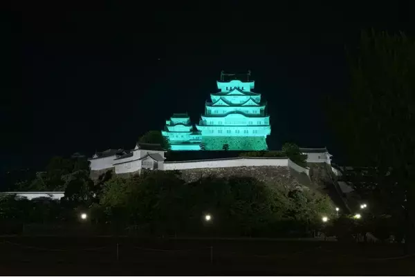 8月1日「水の日」に姫路城等をシアン色にライトアップします