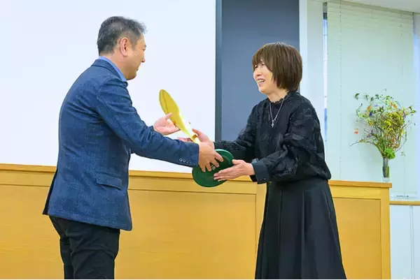 【速報】「日本フラワーデザイン大賞2025」主要各賞が決定　大賞・内閣総理大臣賞などを表彰｜「Bloomination」テーマのもと、多彩な表現が結実