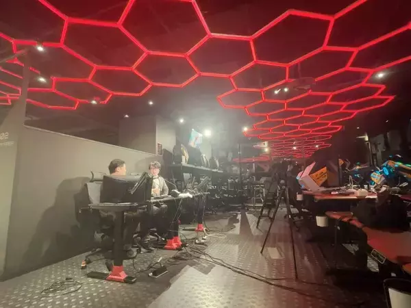 町田のeスポーツ施設NOABOX、ゲームイベントの実況配信スタジオでの使用レビュー - プロチームのブートキャンプ拠点としても活用拡大