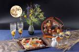 「【京都】和・洋の食材で楽しむ十五夜のお月見スイーツ！夜空に浮かぶ満月をイメージした「うさぎのお月見パフェ」付き『はんなりお月見アフタヌーンティー』」の画像1