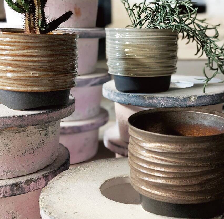 器は「暮らしと土地をつなぐメディア」。信楽焼ブランド「PLUS GARDEN」窯元が挑む体験型発信拠点「かまーとの森」