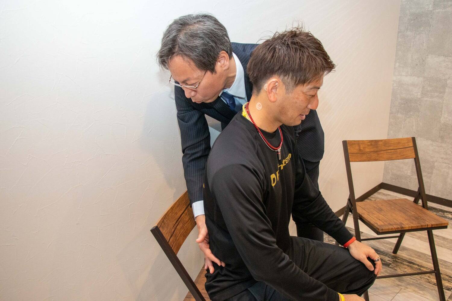 「見える」僕が、「見えない」彼らから教わったこと。――極限のピッチで磨かれた「言葉のセンサー」が、ファイテンショップを訪れる一人ひとりの未来を支える力になる