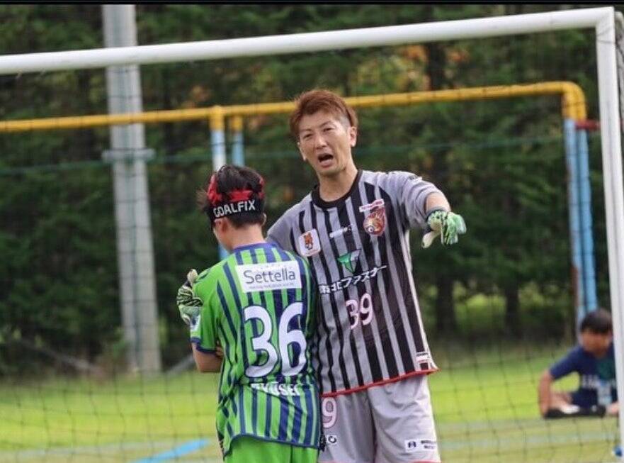 「見える」僕が、「見えない」彼らから教わったこと。――極限のピッチで磨かれた「言葉のセンサー」が、ファイテンショップを訪れる一人ひとりの未来を支える力になる