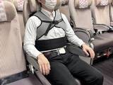 「【日本航空×ダイヤ工業】座位保持が困難な方や補助を必要とするお客さまの座位姿勢を支えるサポートベルトを導入」の画像1