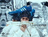 「King Gnuをはじめ様々なプロジェクトで活動する常田大希とコラボレーションしたadidas Originals「SUPERSTAR atmos × Daiki Tsuneta」が発売。」の画像1