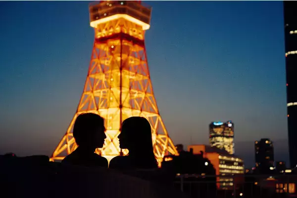 「東京タワーの夜景を眺めながら映画を楽しむ“絶景映画館”イベントの開催が決定」の画像