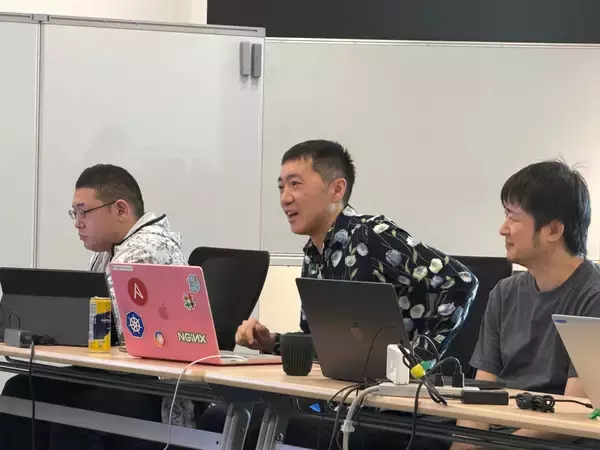 「【前編】サービスを止めないことがキャリアの軸になったブロードリーフ インフラエンジニア 左近充裕樹が語る20年のキャリアと成長の軌跡」の画像